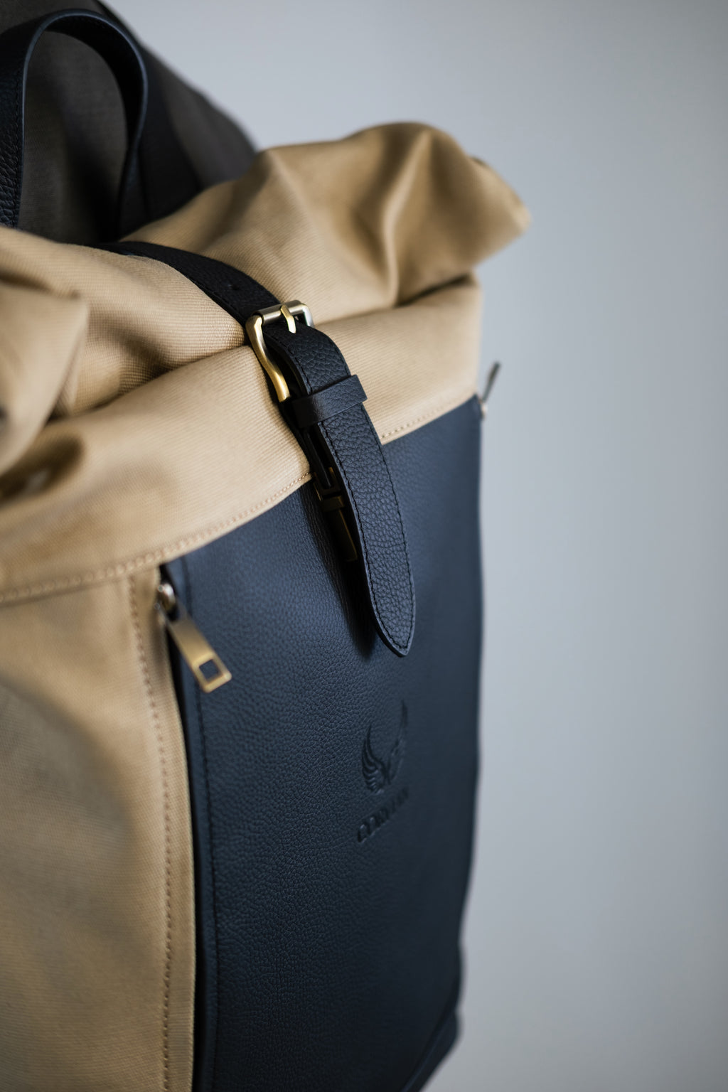 Canvas & Leder Rolltop – Khaki-Schwarz